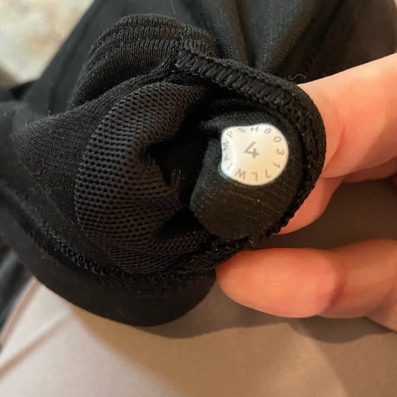 EUC Lululemon two-in-one tank🙌 - Picture 3 of 3